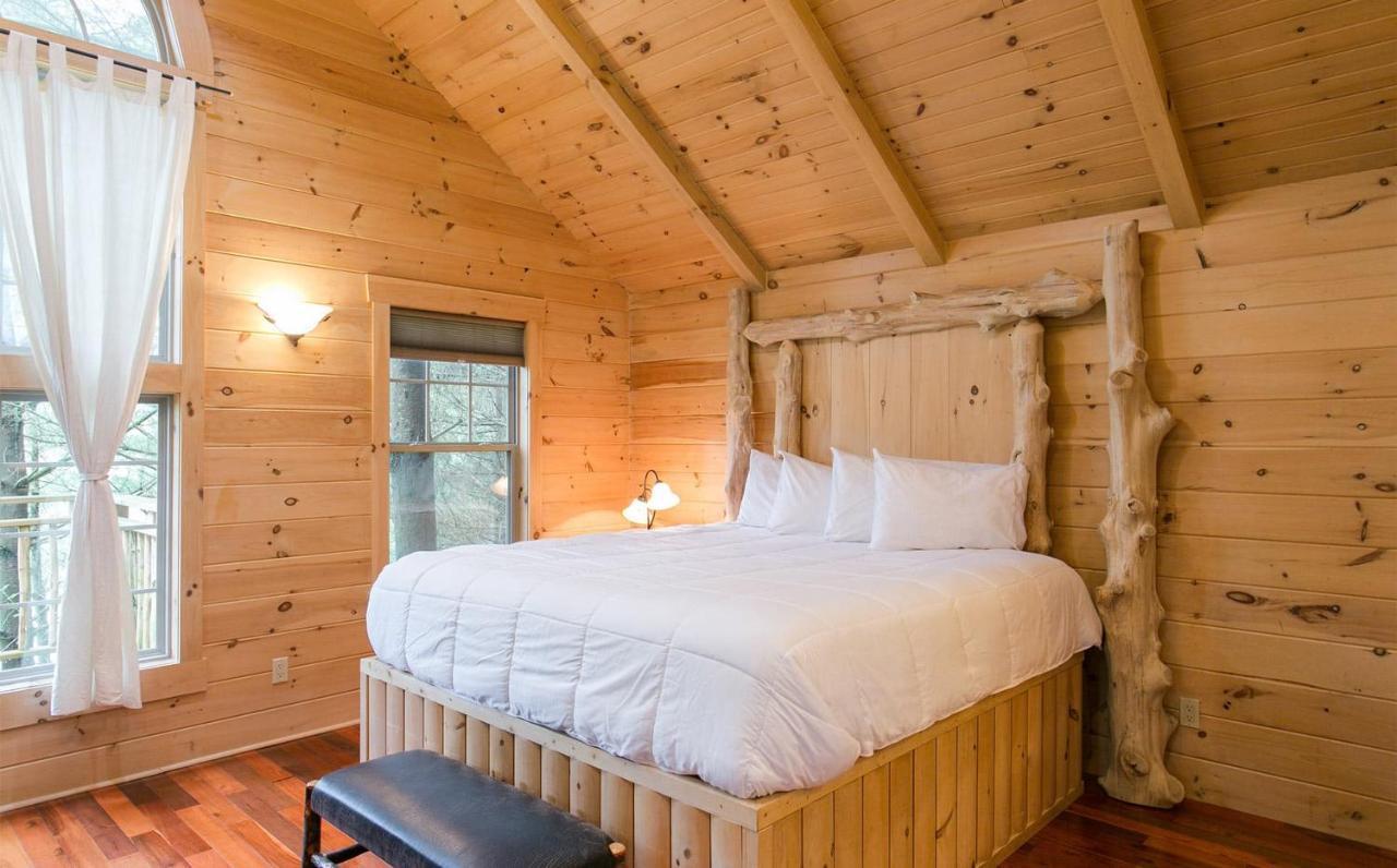 מילסבורג Whispering Pines Treehouse By Amish Country Lodging מראה חיצוני תמונה